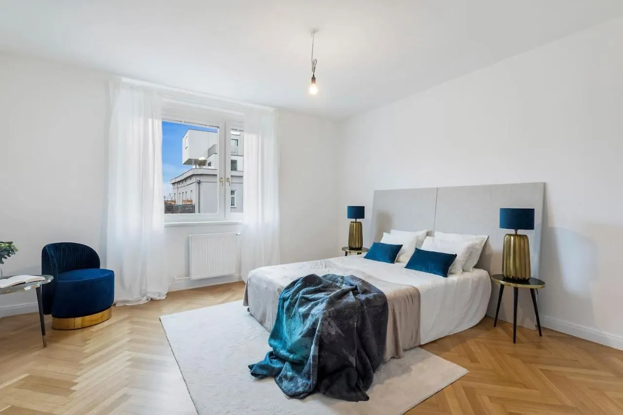 Luxury Living Schloss Belvedere Vienna 0*,  Austria